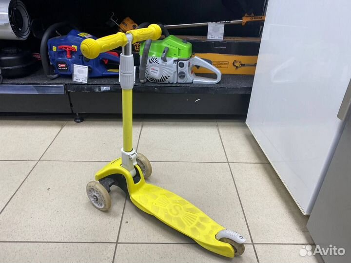 Самокат трехколесный AmaroBaby (лб80а)