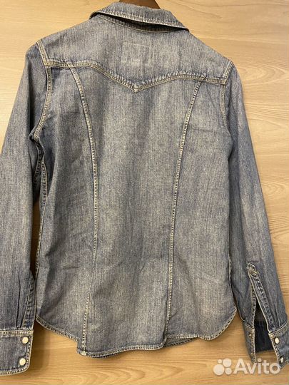 Джинсовая рубашка levis женская
