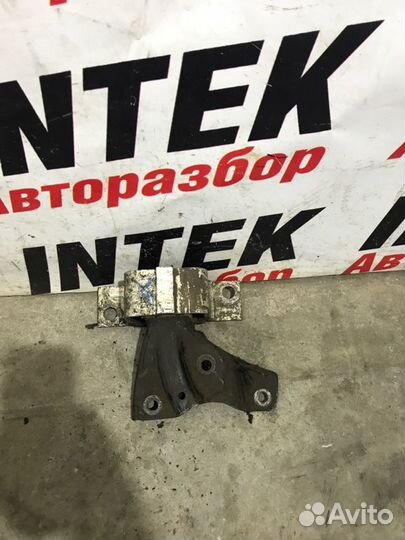 Опора двигателя передняя правая Renault Logan