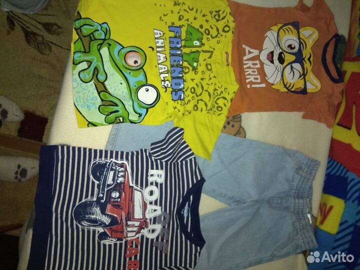 Футболки и джинсы