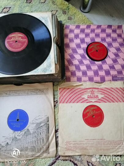 Альбом с виниловыми пластинками