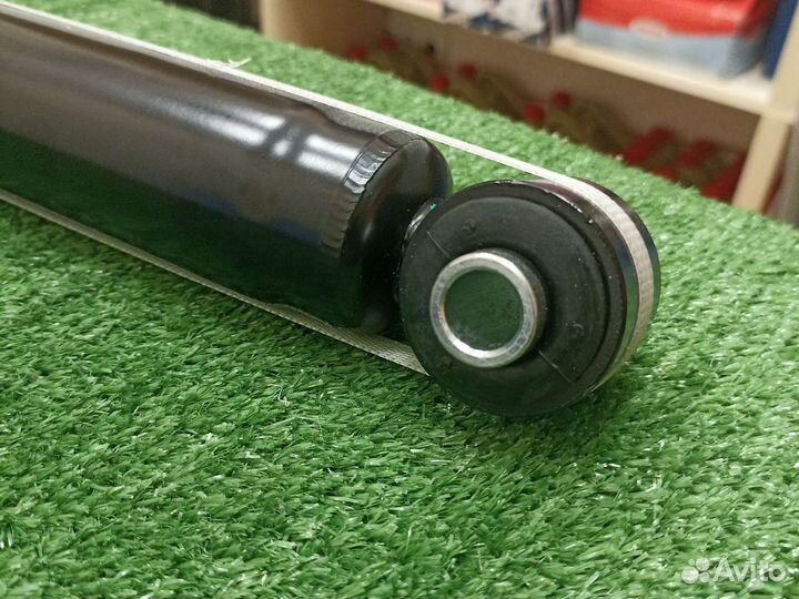 Амортизатор задний Volvo S80 II V70 III (06-16г)