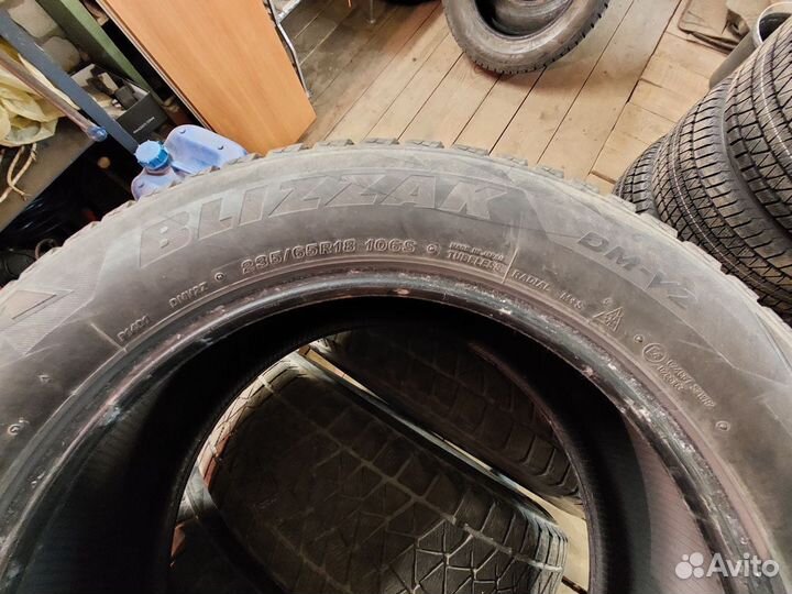 Bridgestone Blizzak DM-V2 235/65 R18 106S