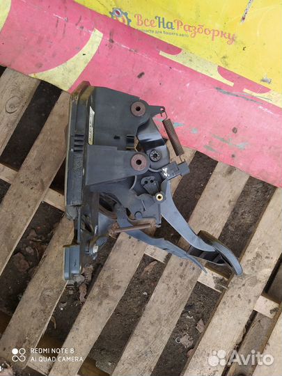 Блок педалей Mercedes-Benz W168