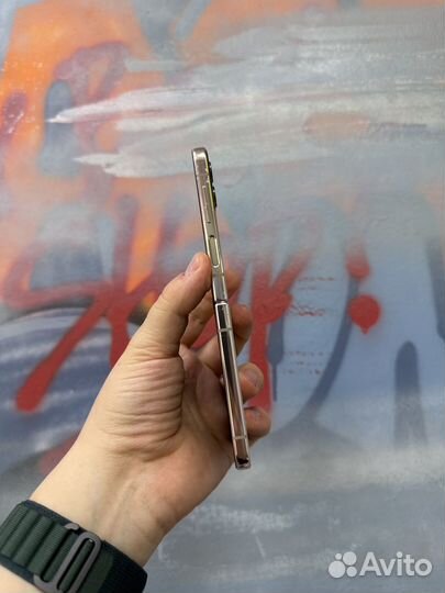 Samsung Galaxy Z Flip4, 8/256 ГБ