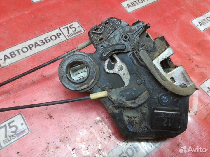 Замок двери задний левый Toyota Succeed NCP51V