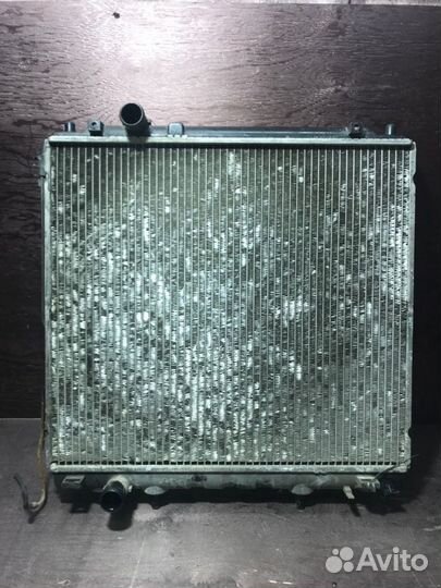 Радиатор охлаждения двигателя Hyundai Terracan (W)