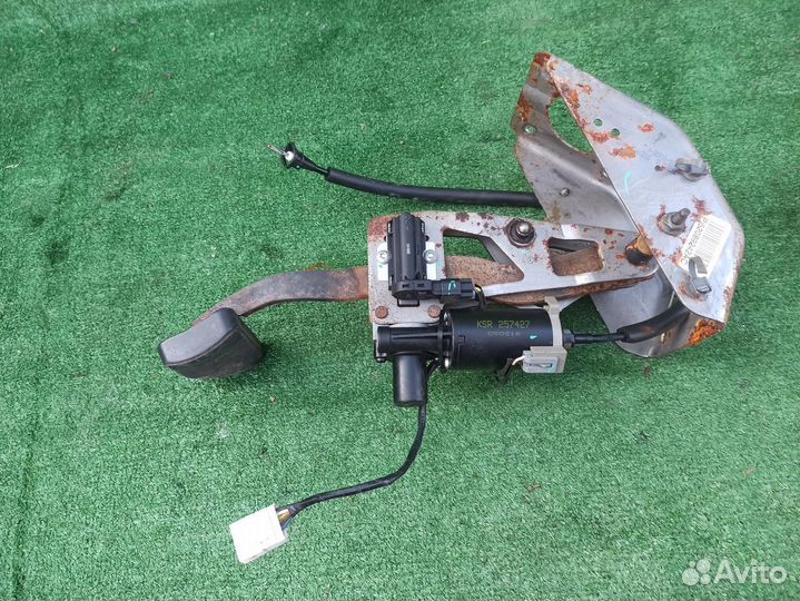 Педаль тормоза Jeep grand cherokee