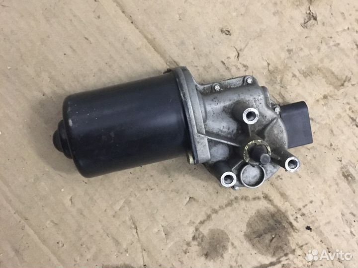 Моторчик стеклоочстителя Volkswagen Phaeton (2826)