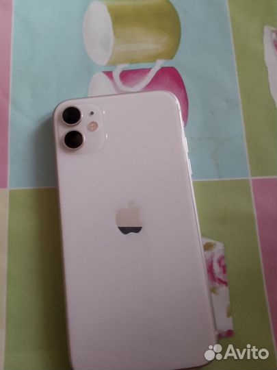 iPhone 11, 64 ГБ