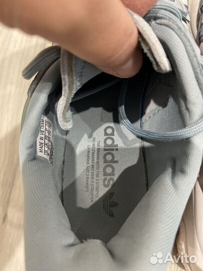 Кроссовки adidas ozweego