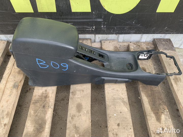 Подлокотник Ниссан Альмера Классик