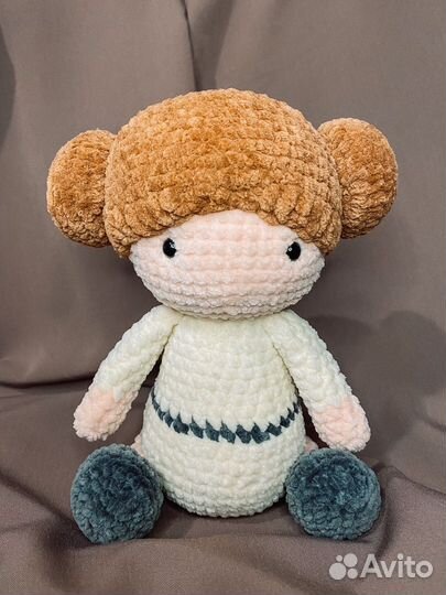 Принцесса Лея из плюшевой пряжи