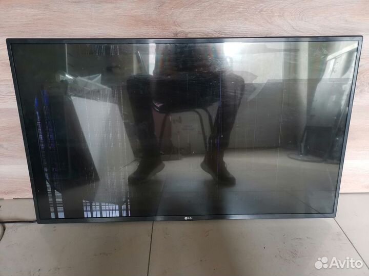 Телевизор LG 42LF650V (Разбор)(По запчастям)