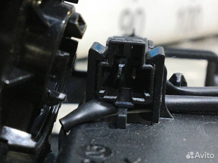 Б/У Дефлектор воздушный задний#001