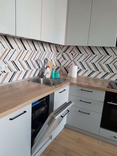 2-к. квартира, 60 м², 4/10 эт.