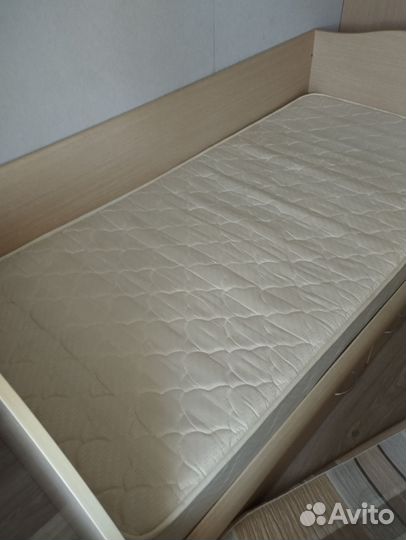 Кровать для подростка односпальная