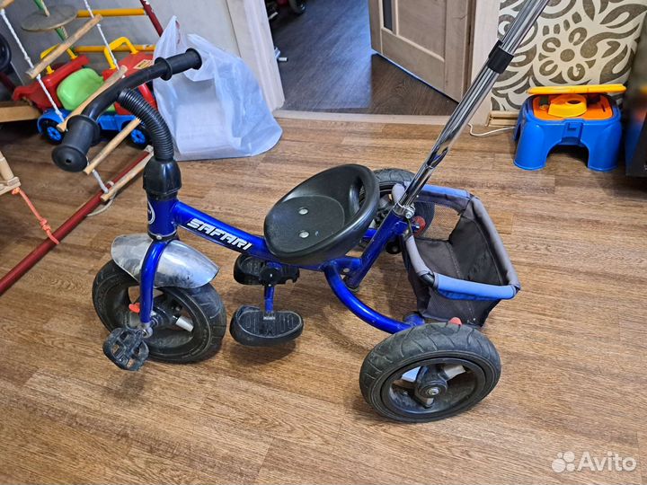 Детский велосипед с ручкой