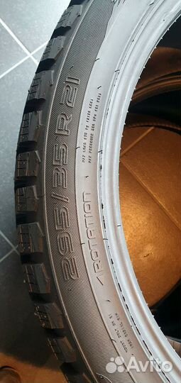 Nokian Tyres Hakkapeliitta 9 SUV 265/40 R21 и 295/35 R21 107T