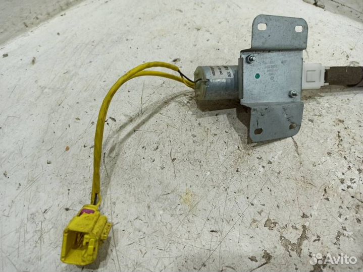 Механизм подачи ремня безопасности