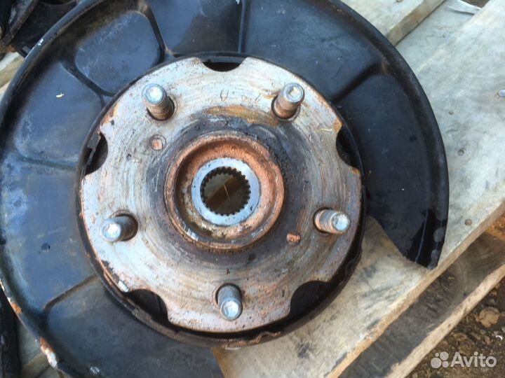 Toyota RAV4 задняя ступица