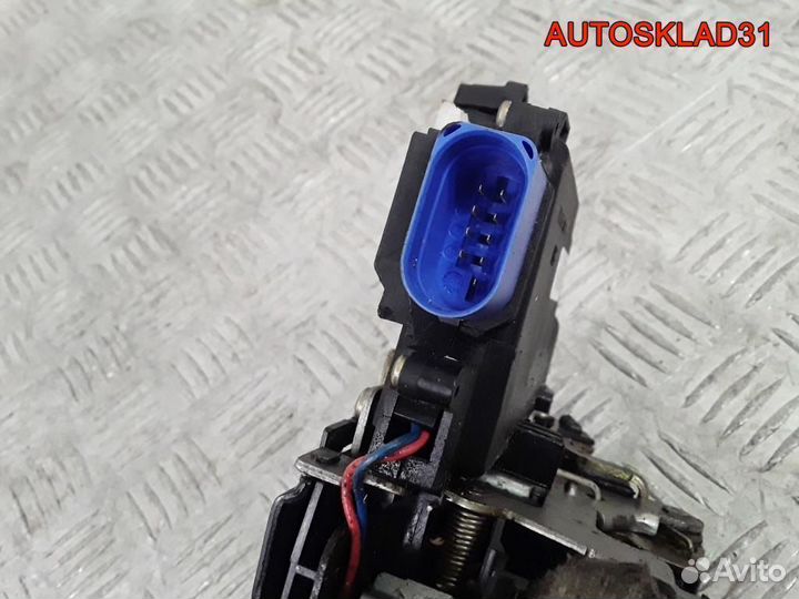 Замок двери передней левой VW Touareg 3D1837015