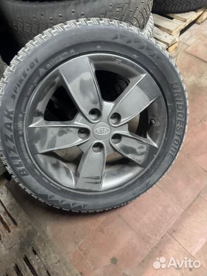 Bridgestone Blizzak Spike-01 205/55 R16