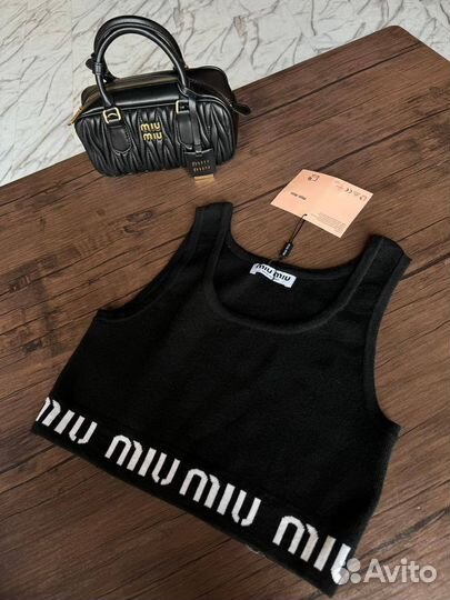 Топ Miu Miu