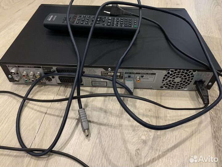 DVD плеер Sony rdr hx780