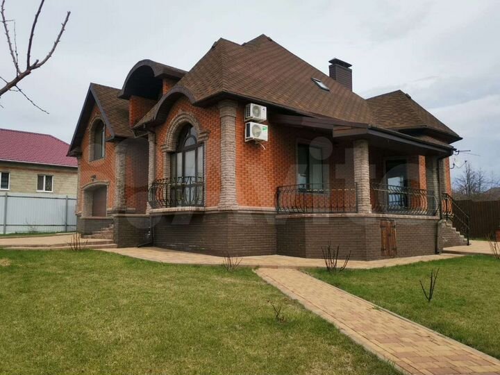 Дом 220 м² на участке 8 сот.