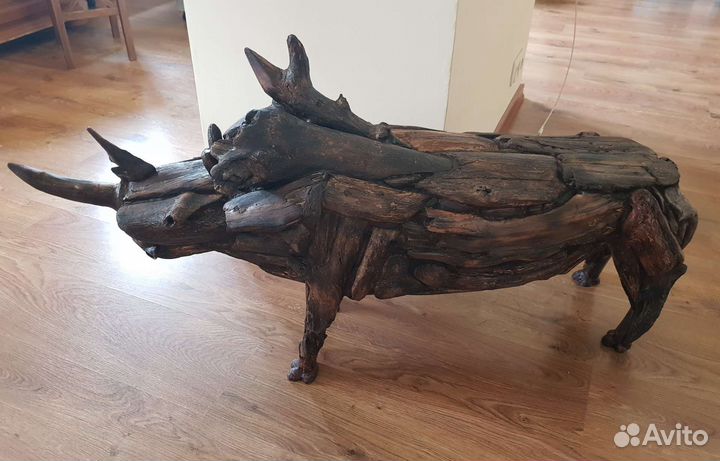 Интерьерная скульптура из кусочков дерева