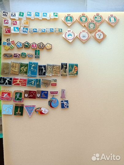 Значки из серии 