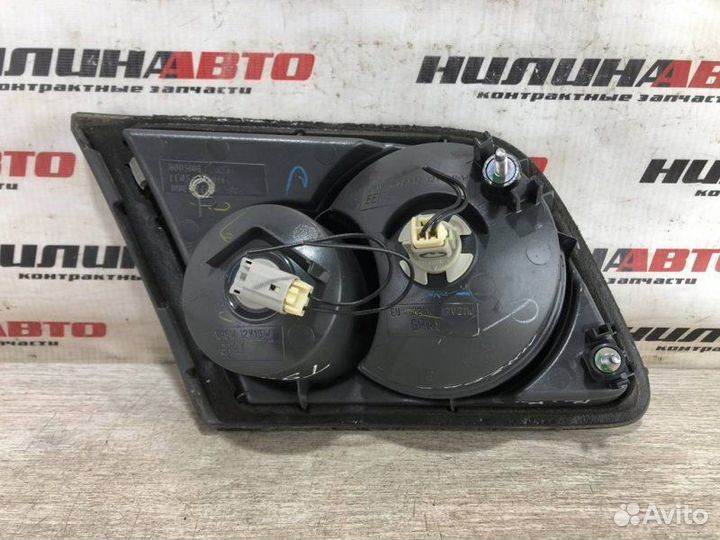 Фонарь правый в крышку багажника Mazda 6 Gg 2.0