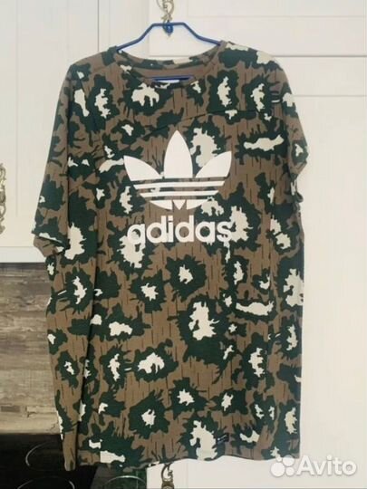 Женское платье adidas original едет назад