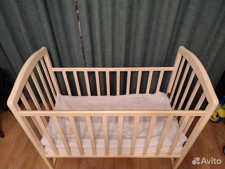 Продам детскую кроватку