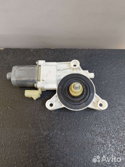 Моторчик стеклоподъемника задний правый Chrysler