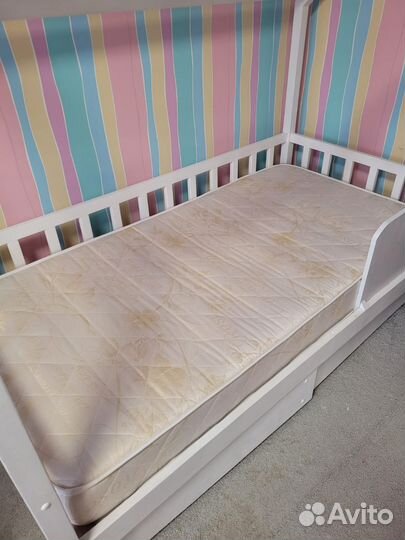 Детская кровать домик с матрасом