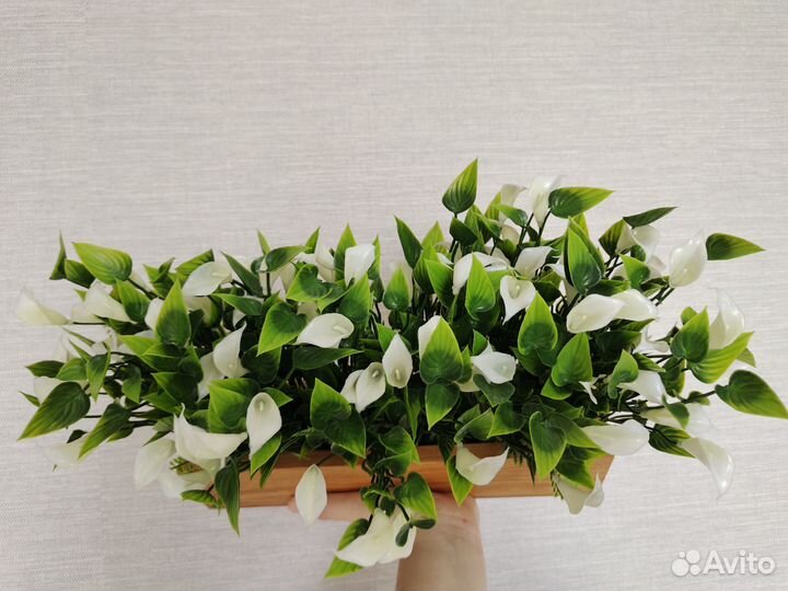 Искусственная зелень в кашпо