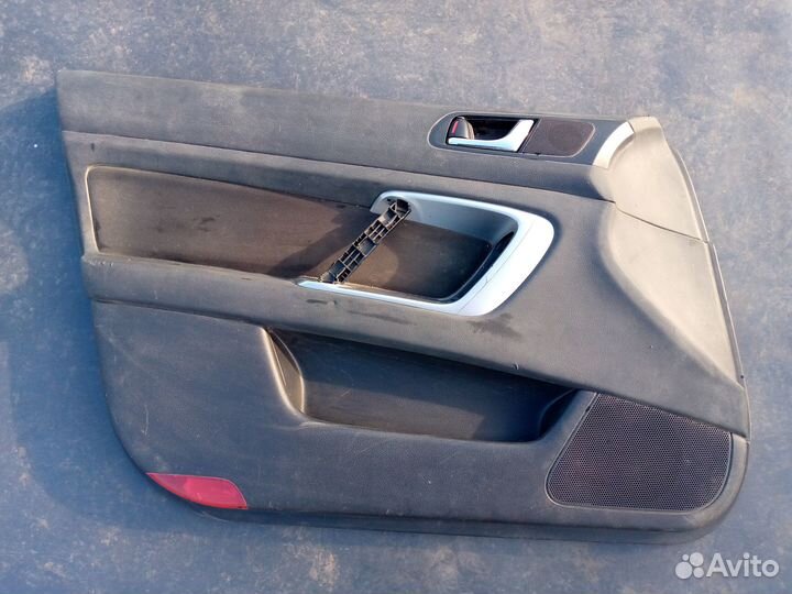 Обшивка дверей передней левой Subaru Legacy B4