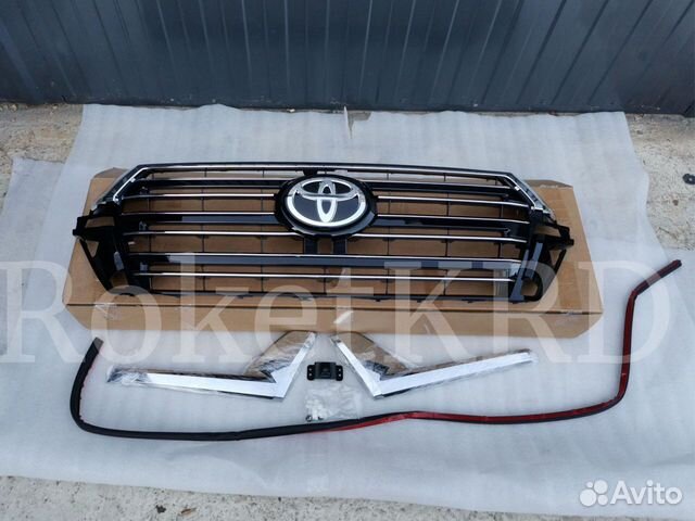 Решетка радиатора toyota land cruiser 200 Black