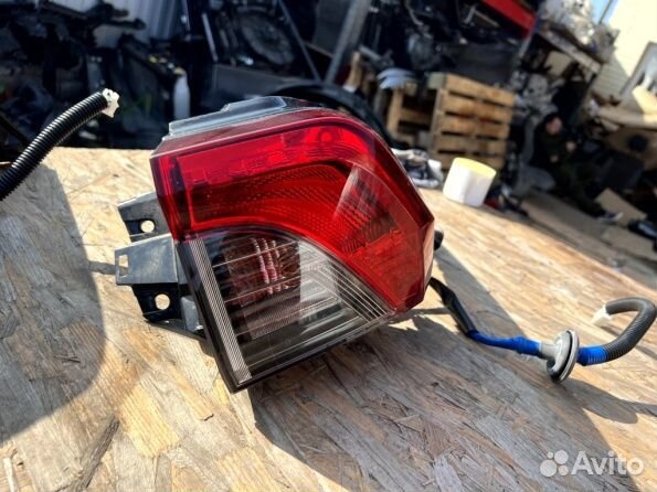 Задний правый фонарь Toyota Rav4 XA50 2018-2023