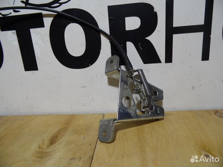 Замок спинки заднего сидения Тойота рав4