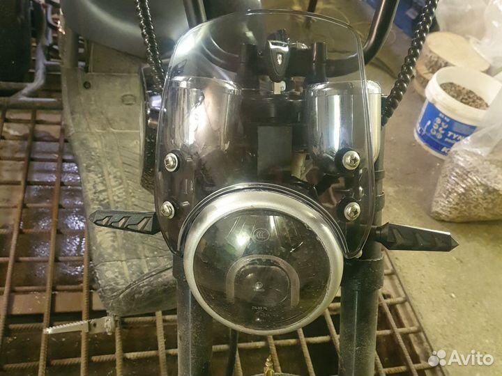 Ветровое стекло на мотоцикл-скутер