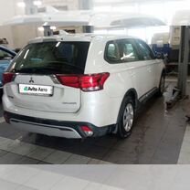 Mitsubishi Outlander 2.0 CVT, 2019, 99 000 км, с пробегом, цена 2 152 000 руб.