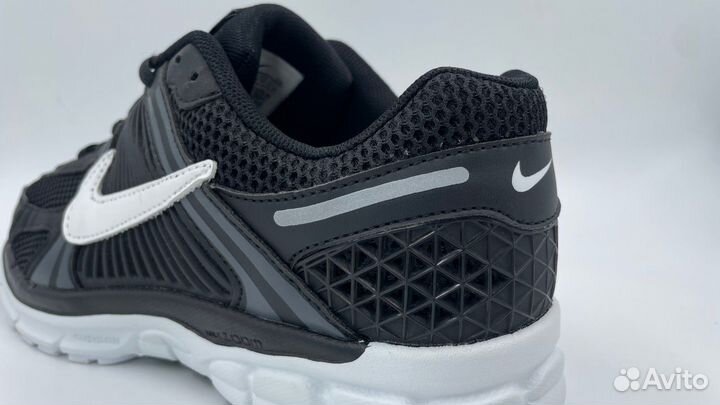 Кроссовки Nike Air Zoom Vomero 5