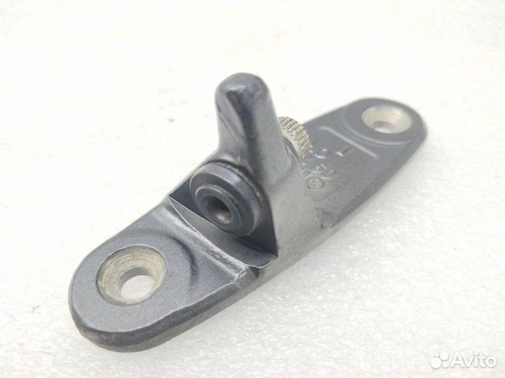 Петля двери задняя правая Mercedes-Benz C-Class