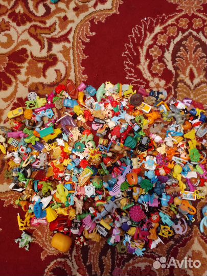 Игрушки из киндера пакетом