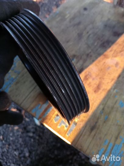 Шкив помпы lancer 10.мотор 1.8-2.4