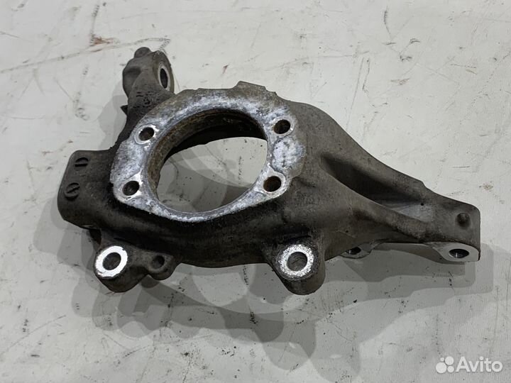 Кулак передний правый Nissan Murano Z52