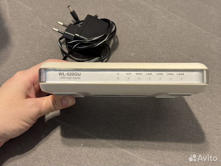 Wi-Fi poутep Asus WL-520GU